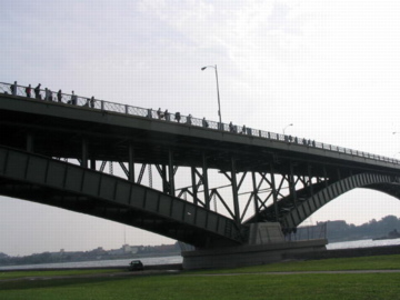 [Peace Bridge]